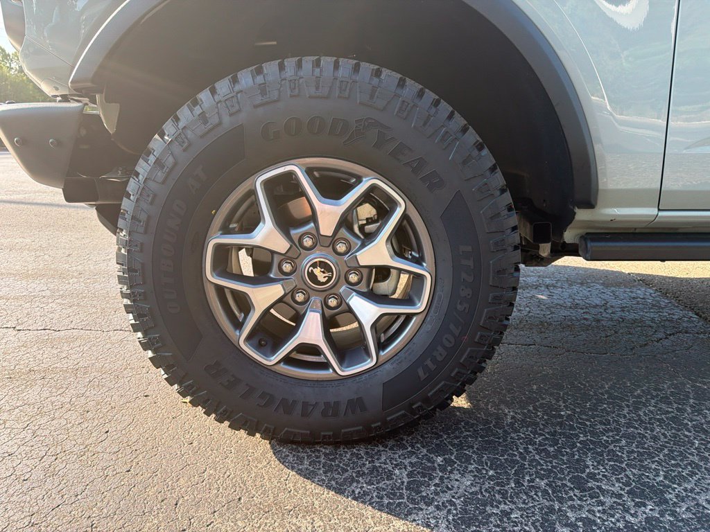 Used 2024 Ford Bronco Badlands AWD/4WD image 9