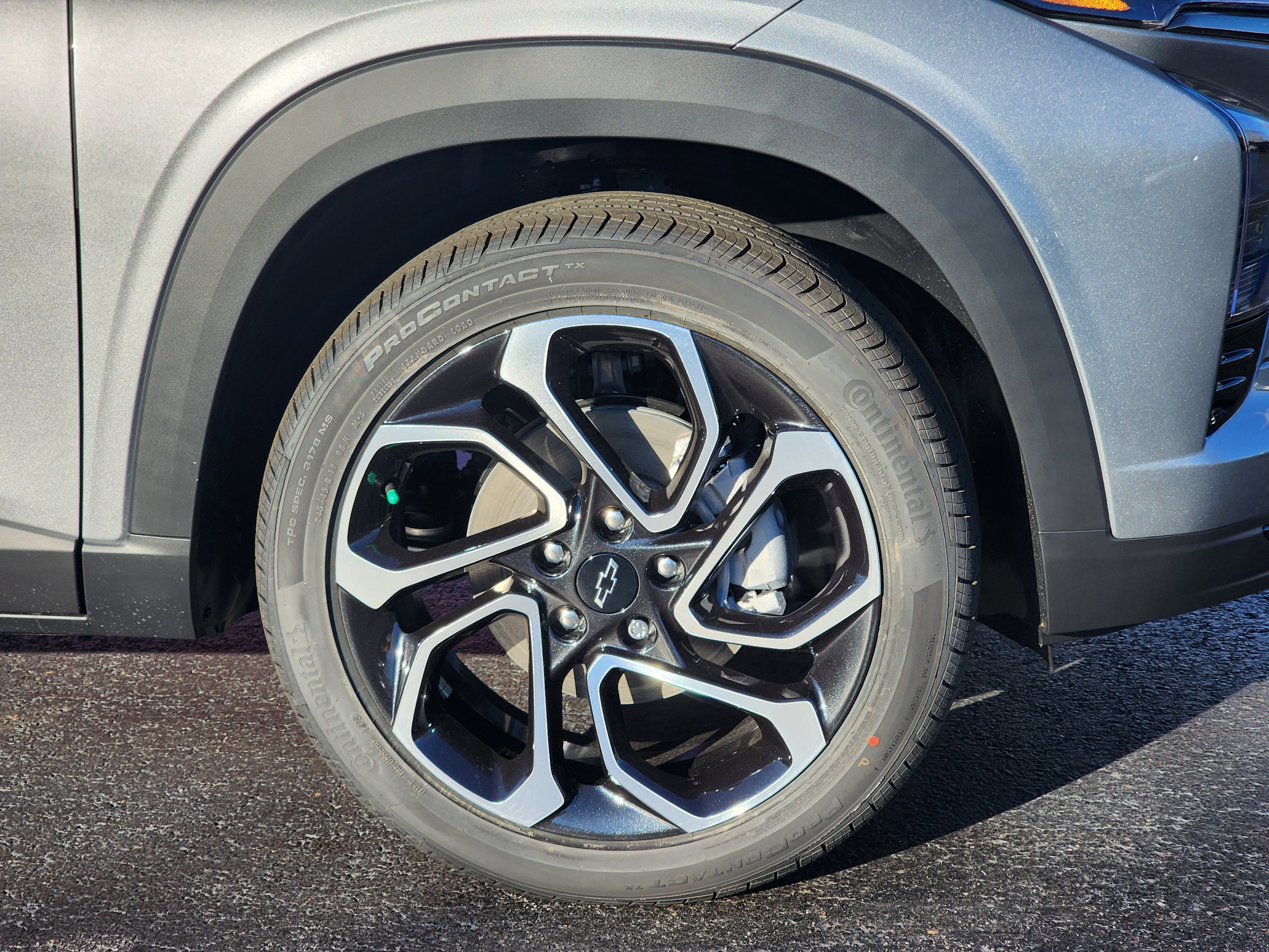 New 2026 Chevrolet Trax RS w/ Sunroof Package image 6