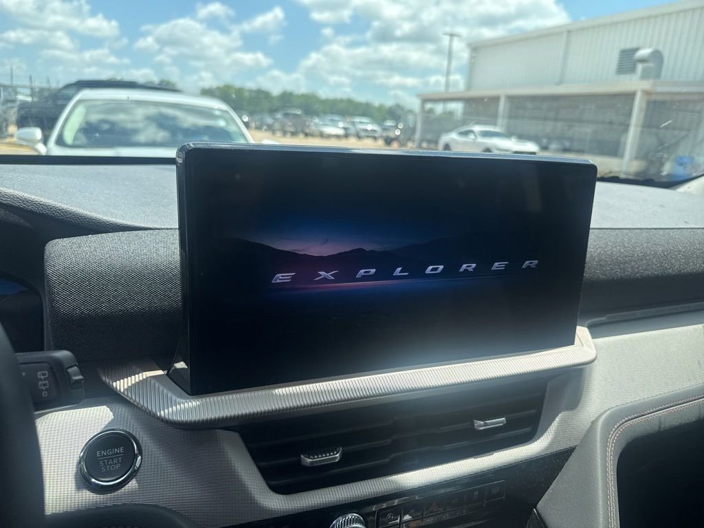 Used 2026 Ford Explorer Active RWD image 10