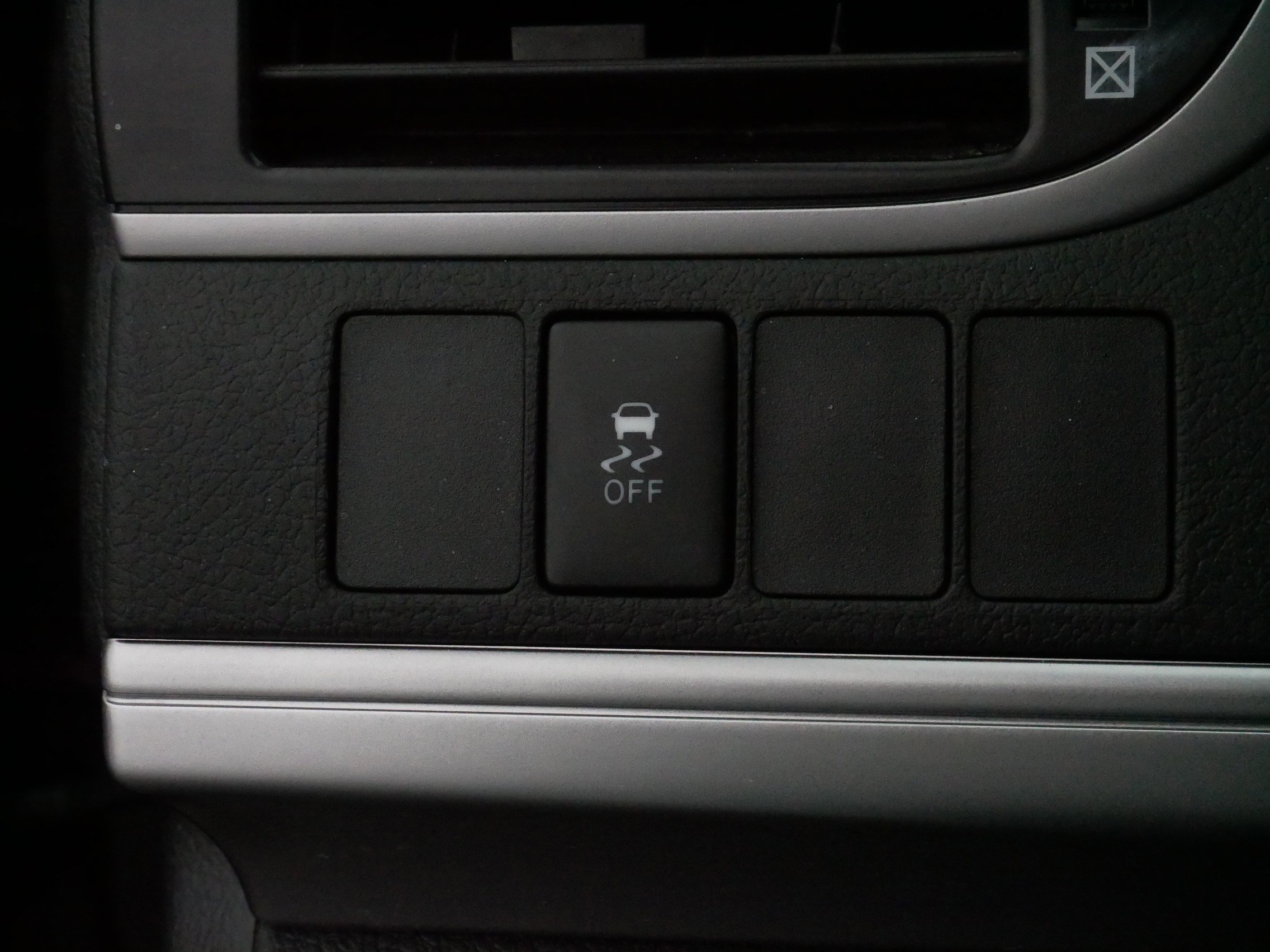 Used 2014 Toyota Camry L image 27