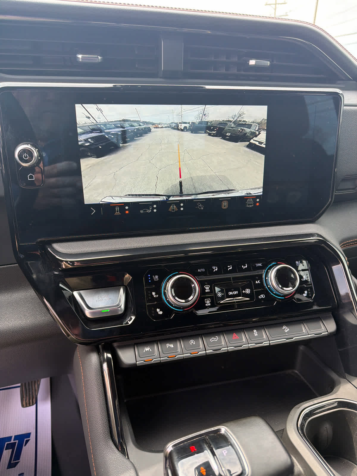 Used 2024 GMC Sierra 1500 AT4 w/ Technology Package AWD/4WD image 14