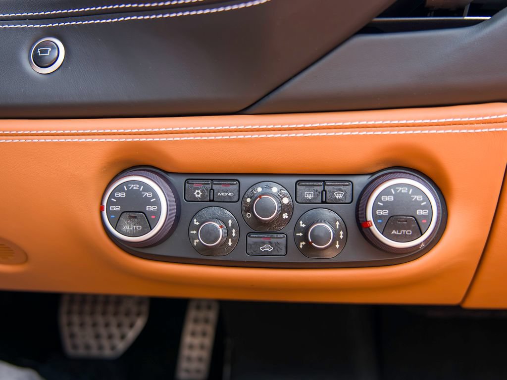 Used 2019 Ferrari 488 Spider RWD image 11