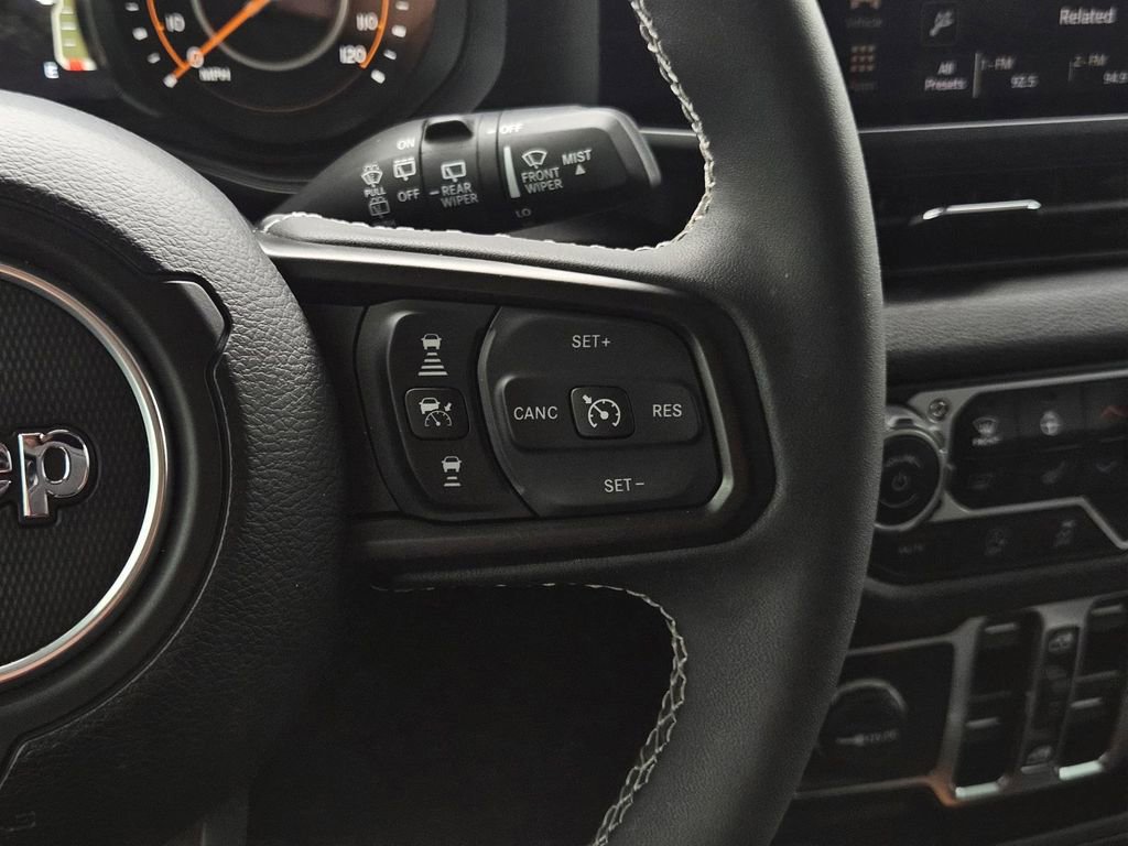 Used 2025 Jeep Wrangler Unlimited Sport AWD/4WD image 16