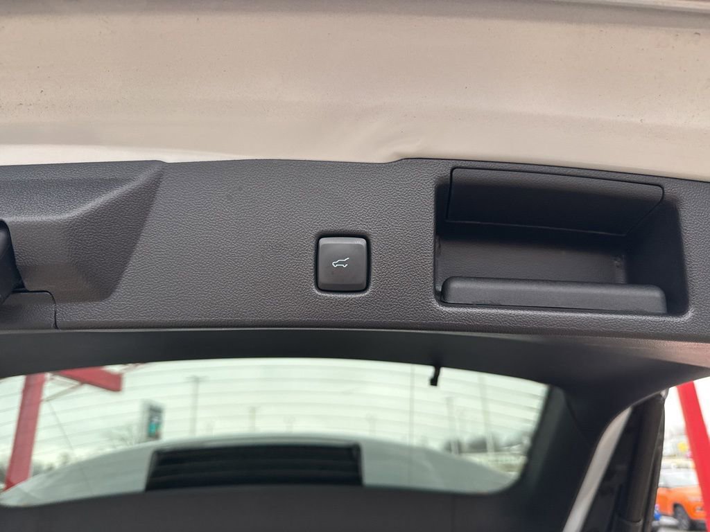 Used 2025 Ford Escape SE image 24