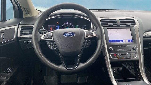 Used 2020 Ford Fusion SE image 11