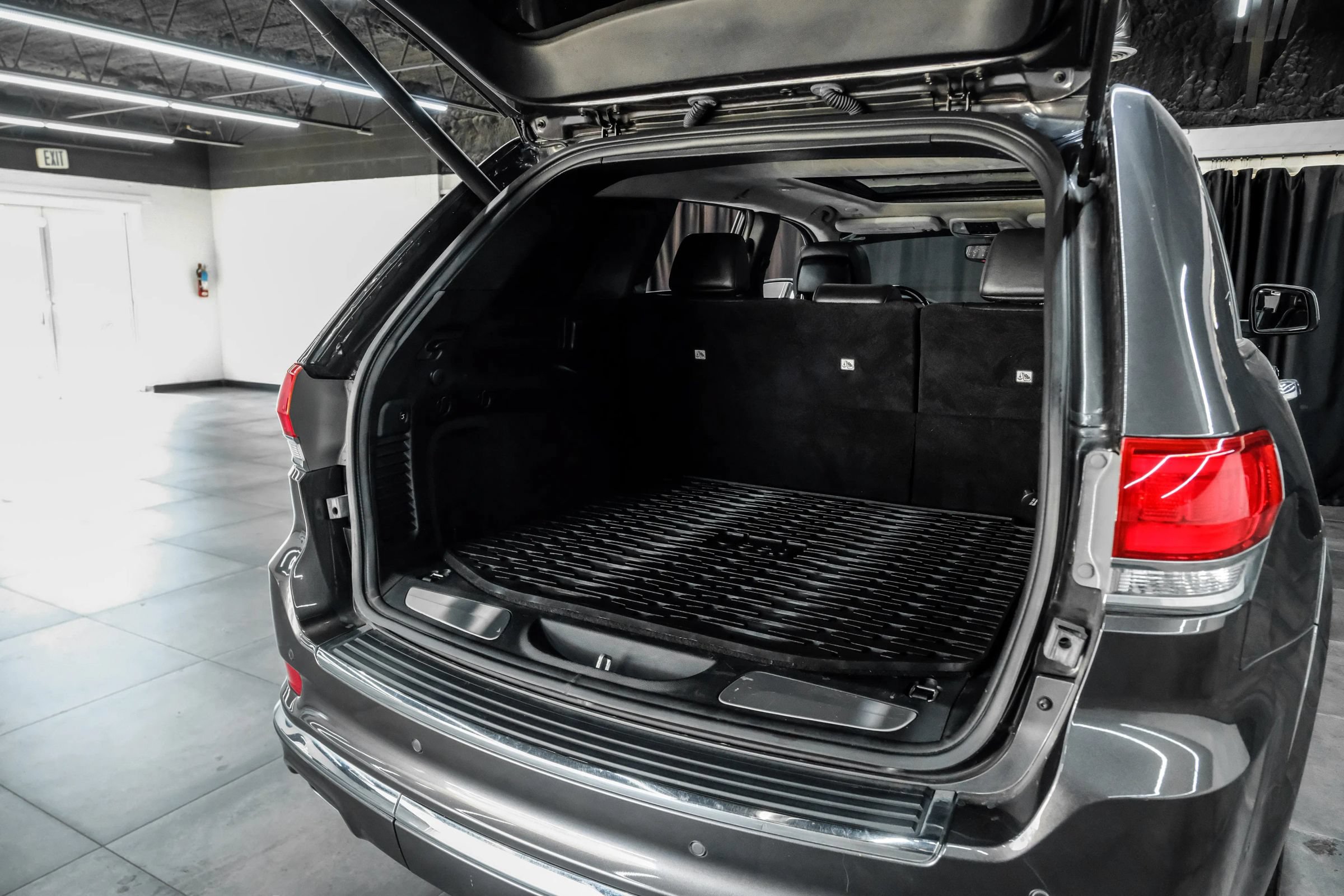 Used 2021 Jeep Grand Cherokee Summit AWD/4WD image 60