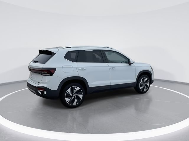 Used 2025 Volkswagen Taos SE image 8