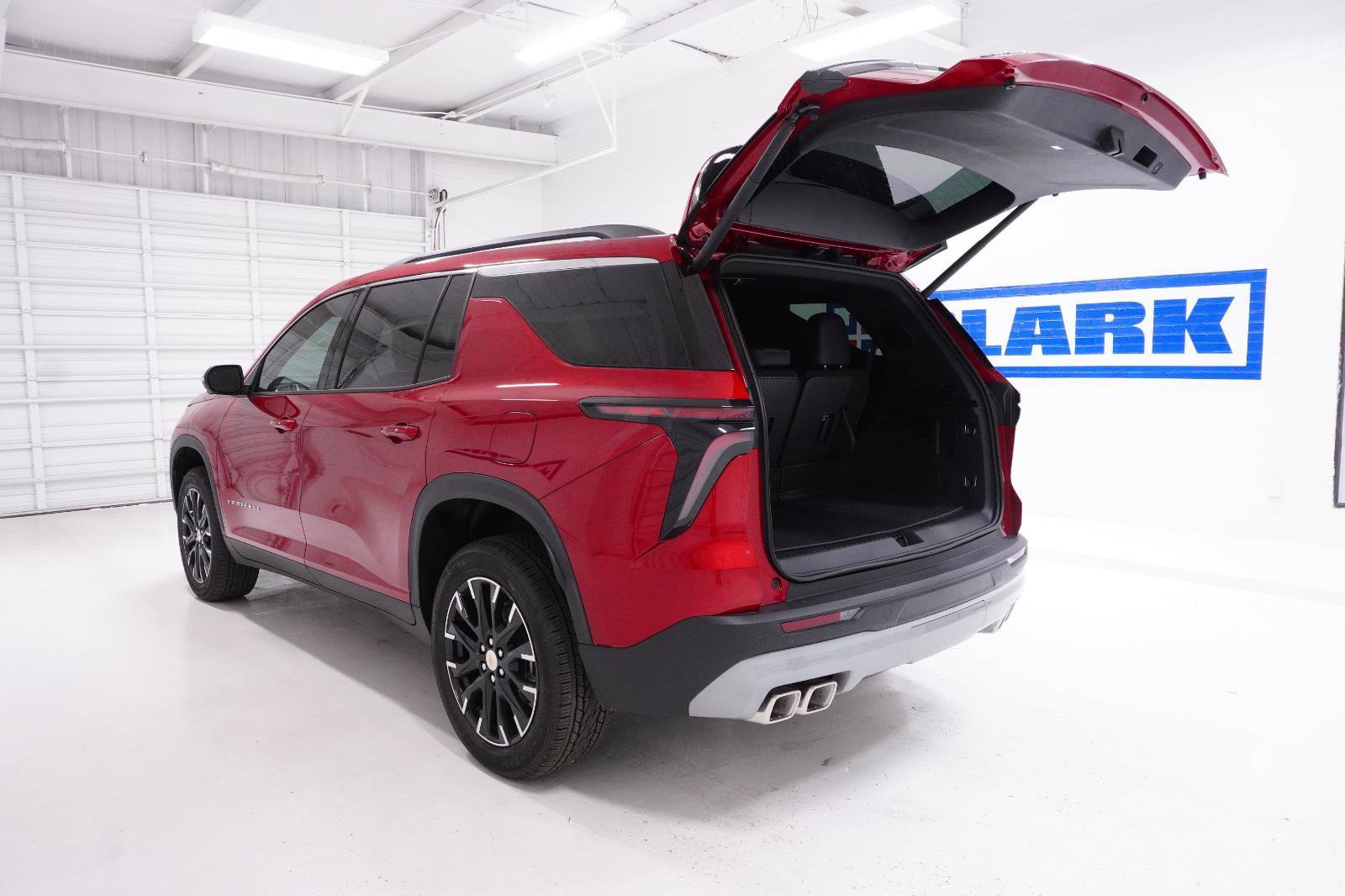 New 2026 Chevrolet Traverse LT w/ Sun and Wheel Package image 8