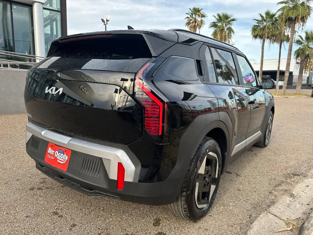 New 2027 Kia EV3 Wind FWD image 4