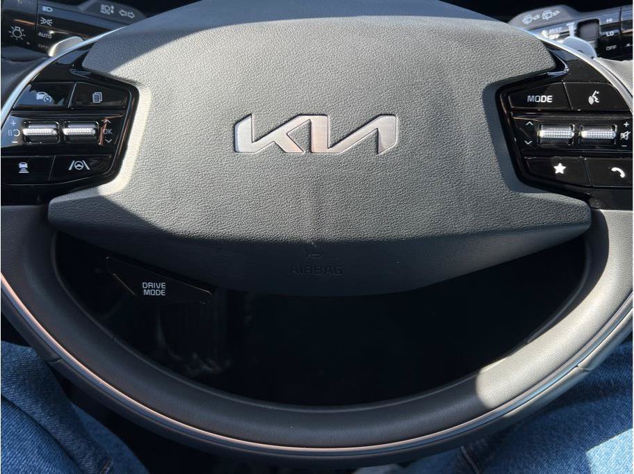 Used 2023 Kia Niro Wind FWD image 11