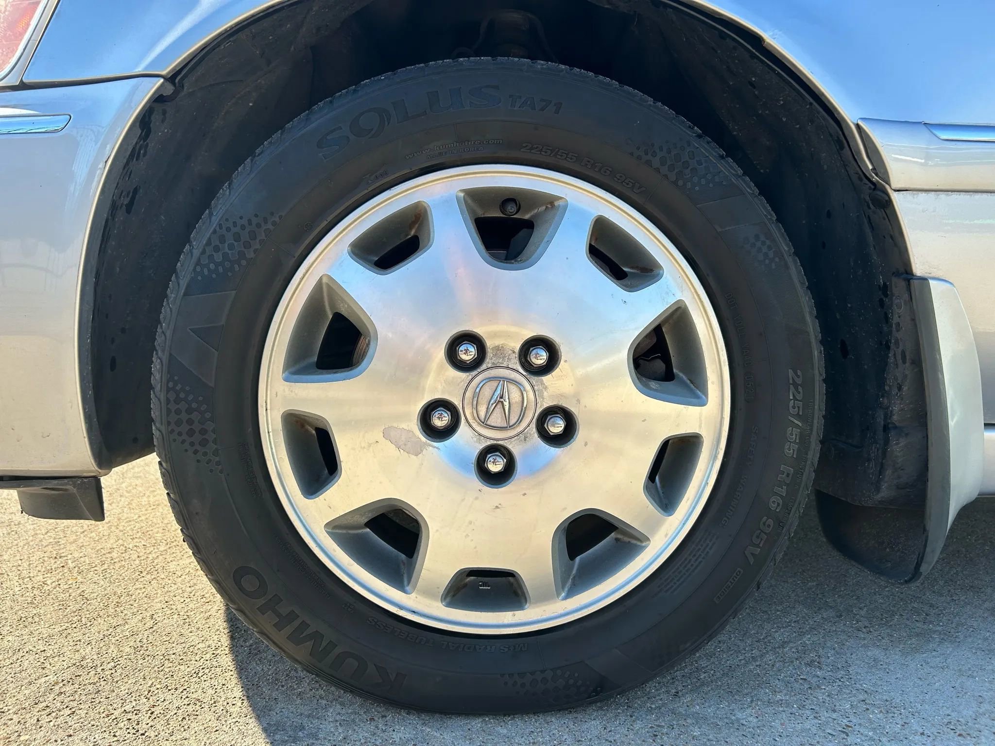 Used 2004 Acura RL image 25