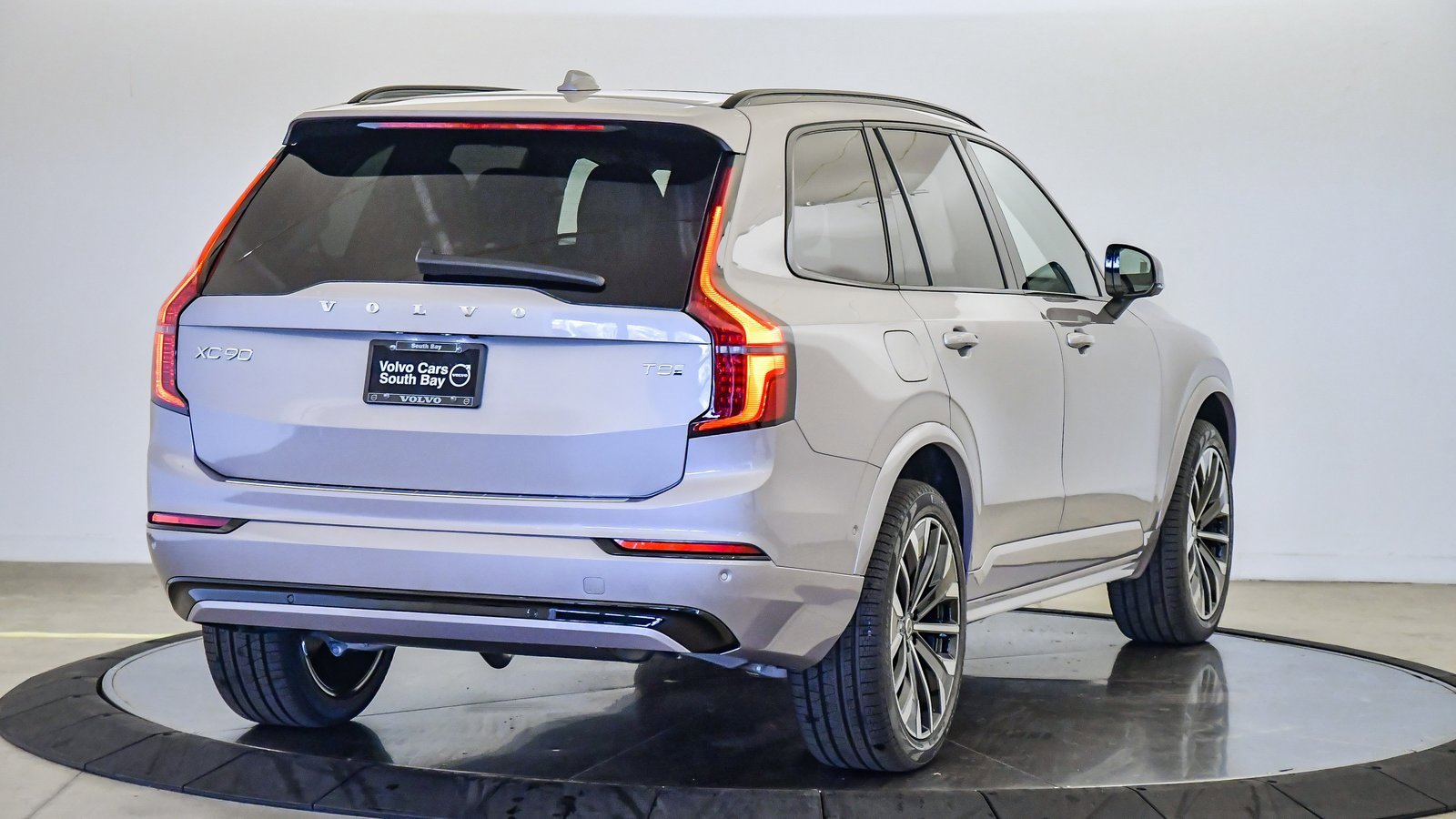 New 2026 Volvo XC90 T8 Ultra w/ Protection Package Premier image 5