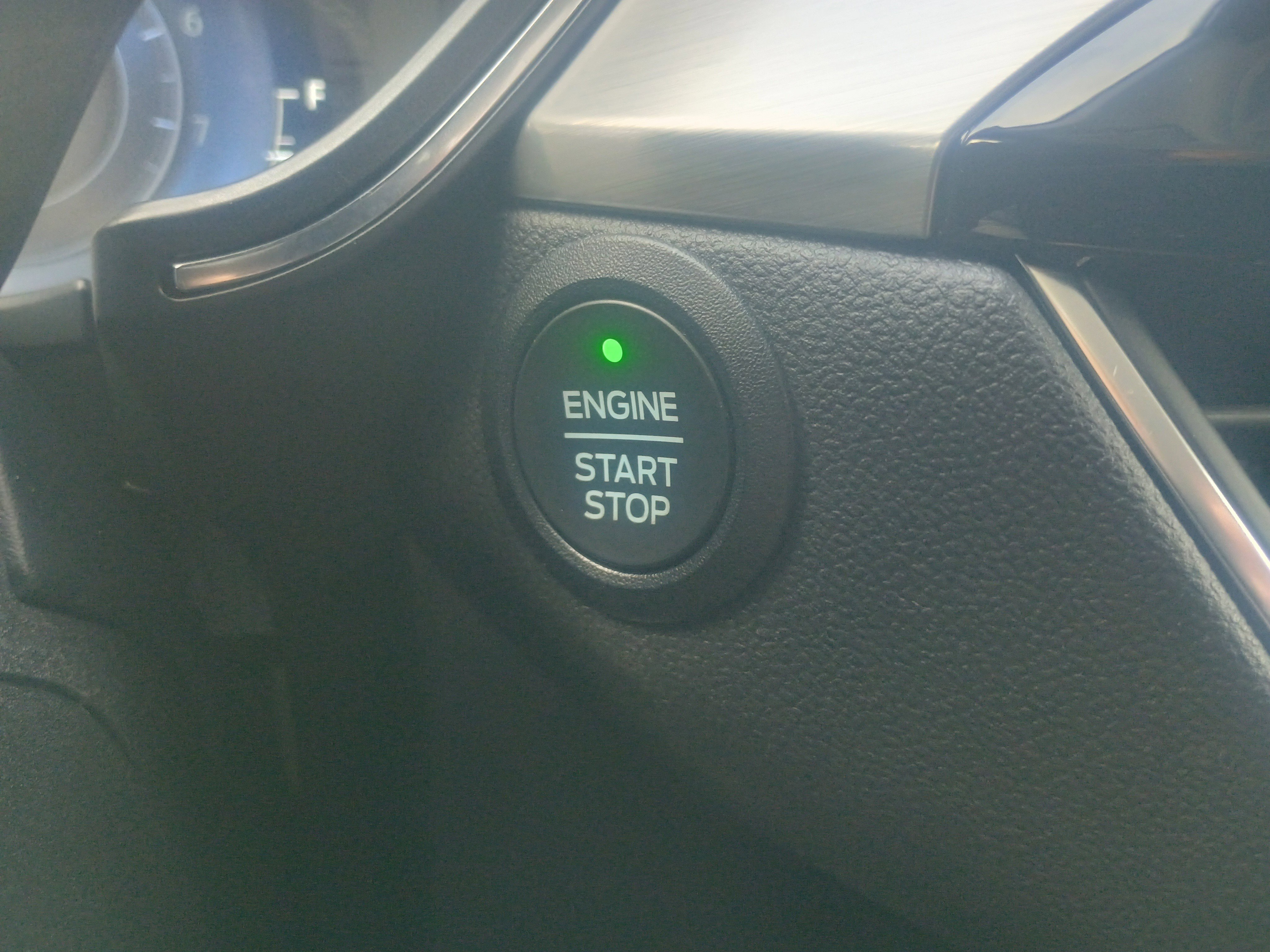 Certified 2022 Ford Escape Titanium w/ Class II Trailer Tow Package image 25