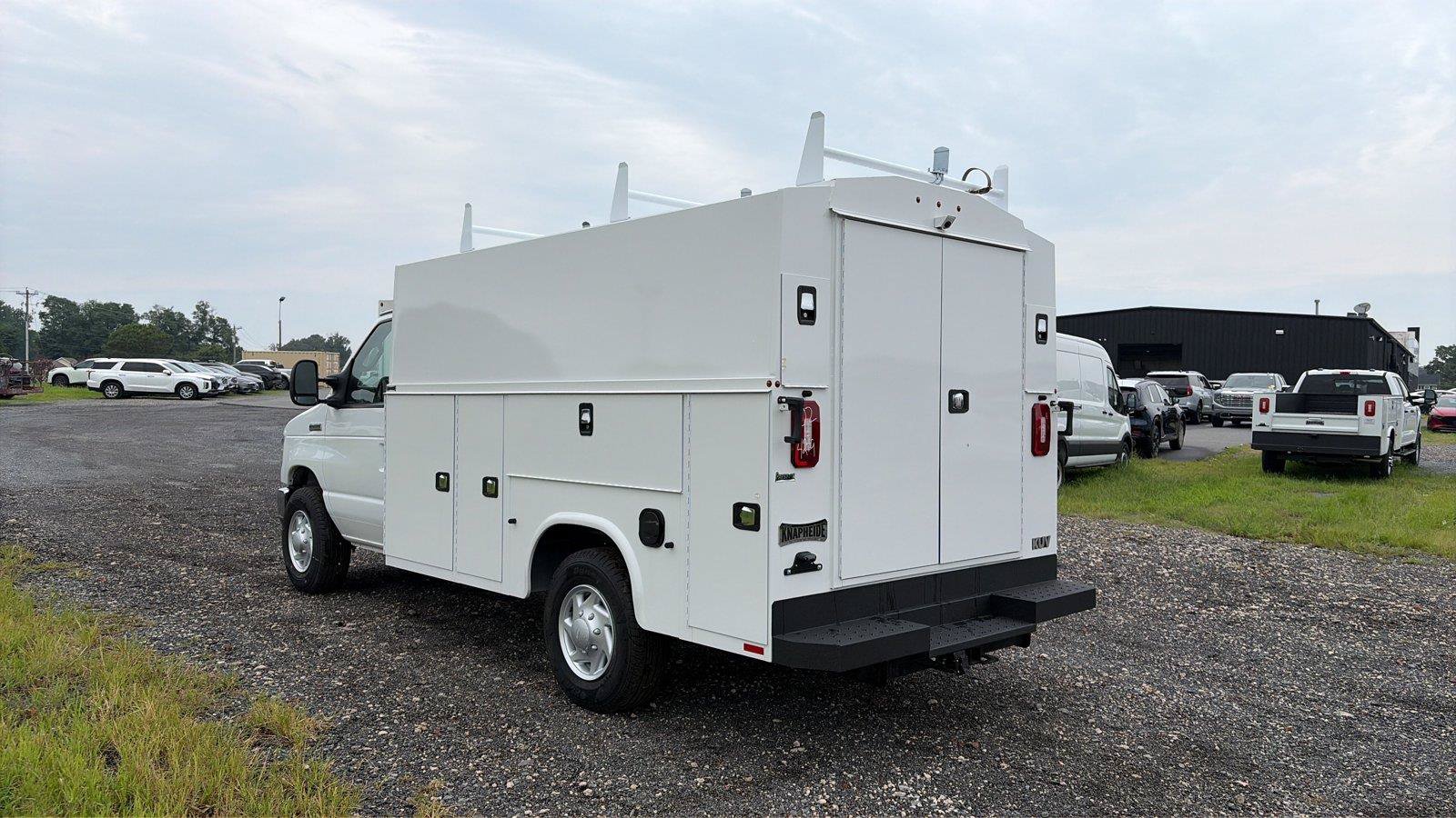 New 2027 Ford E-350 and Econoline 350 Super Duty w/ Power Equipment Group RWD image 3
