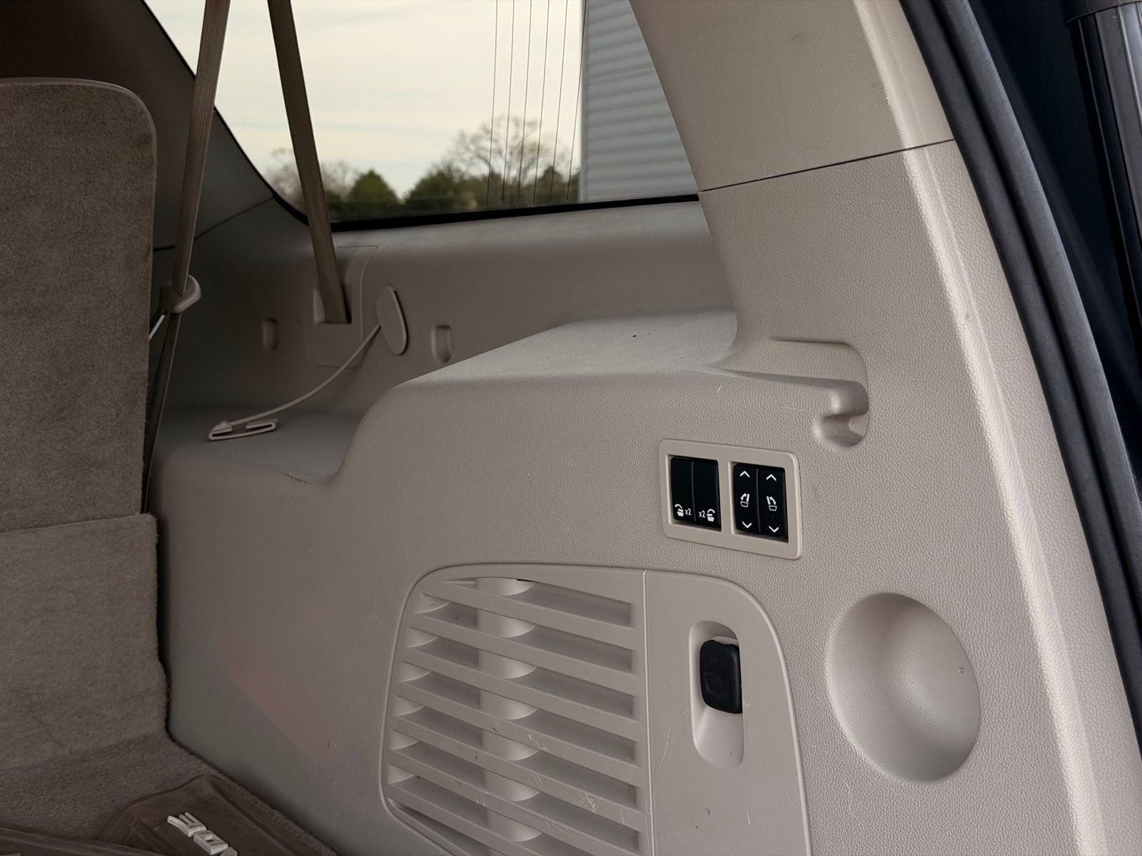 Used 2015 Cadillac Escalade ESV Premium AWD/4WD image 50