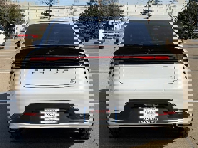 New 2026 Toyota Prius LE image 5