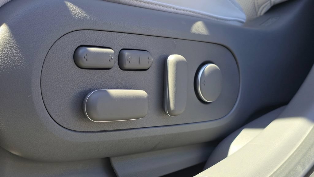 Used 2025 Hyundai Ioniq 5 Limited AWD/4WD image 27