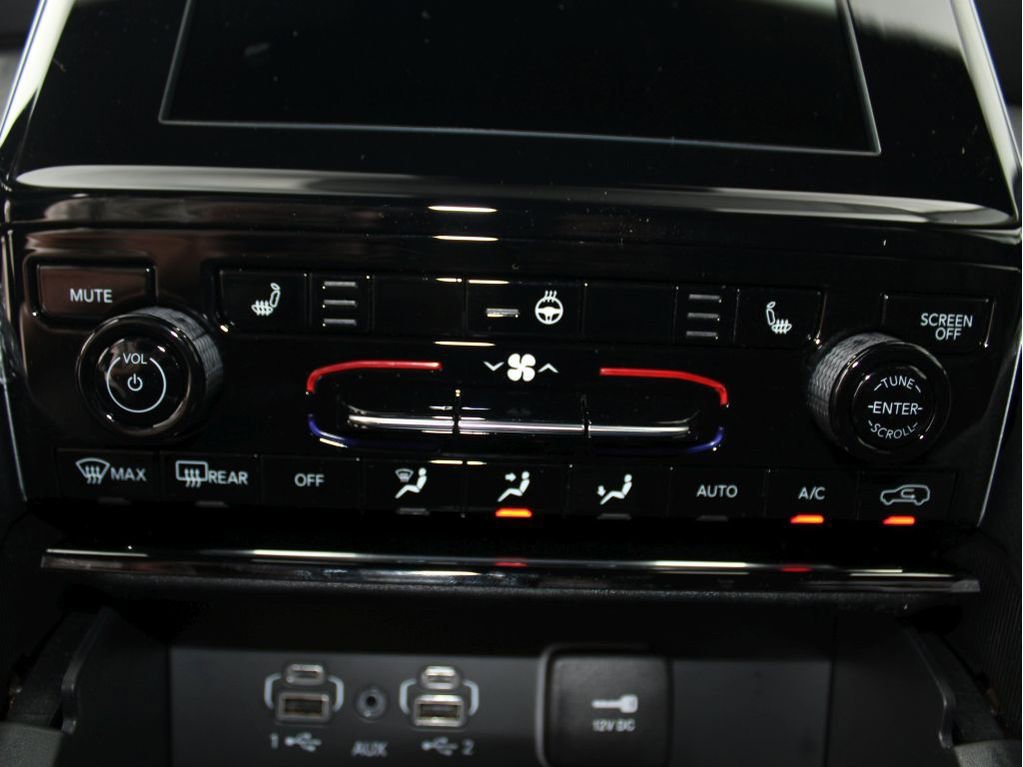 New 2025 Jeep Grand Cherokee Altitude image 18