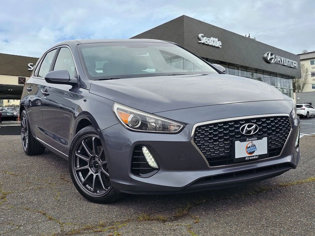 Used 2018 Hyundai Elantra GT FWD image 1