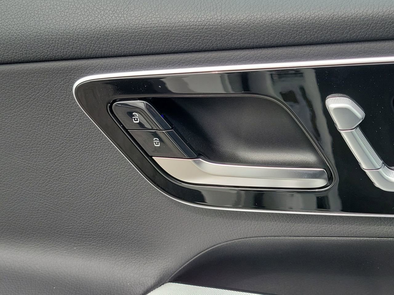 New 2026 Mercedes-Benz GLC 300 image 24