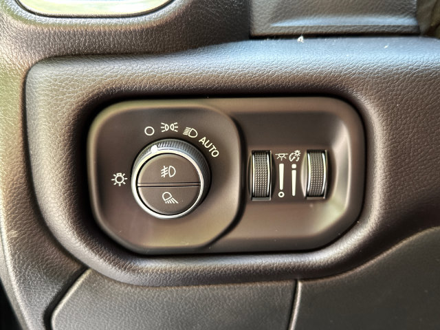 Used 2023 RAM 3500 Laramie AWD/4WD image 26