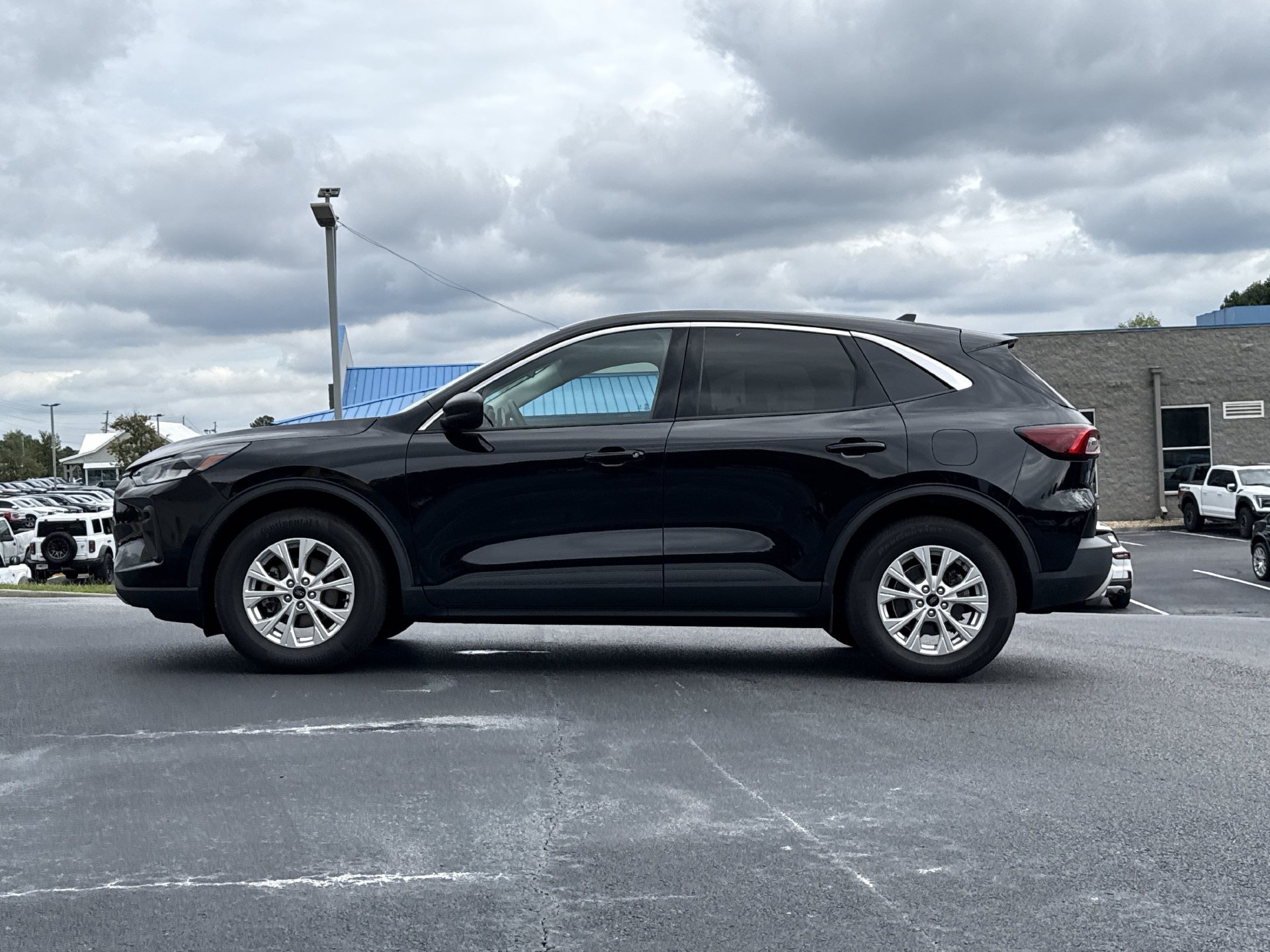 Used 2023 Ford Escape Active AWD/4WD image 23