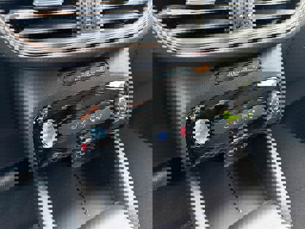 New 2026 Ford Escape SE FWD image 23