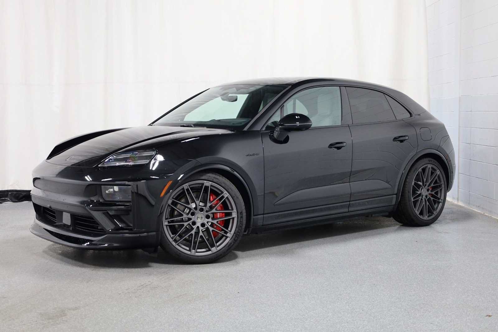 New 2025 Porsche Macan Turbo Electric AWD/4WD image 1