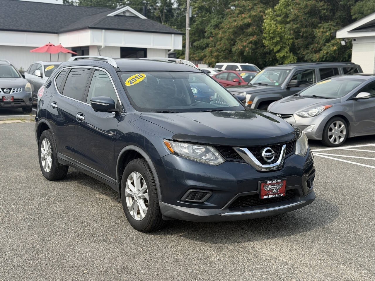 Used 2015 Nissan Rogue SV w/ SV Premium Package AWD/4WD image 2