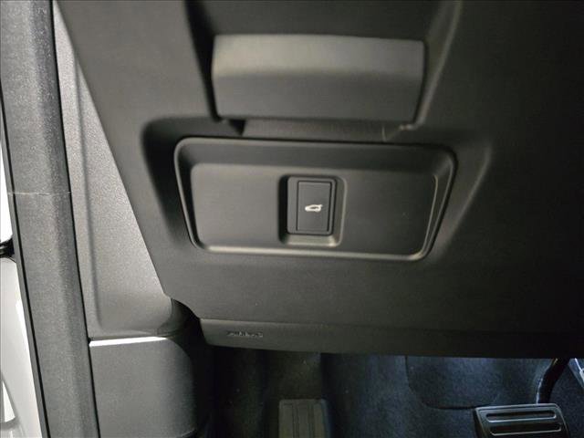 Used 2024 Land Rover Discovery Sport S image 27