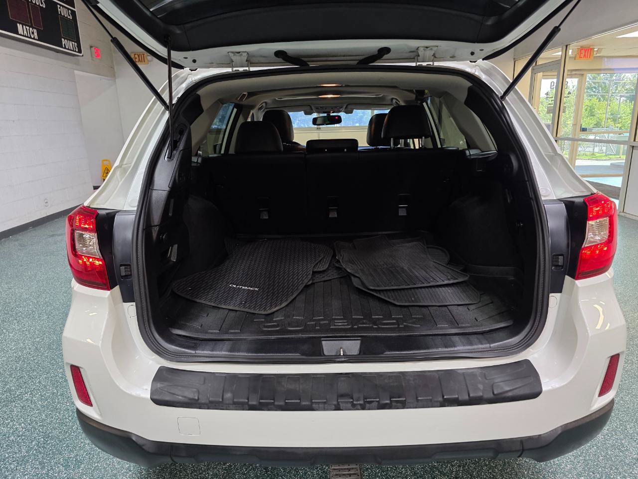 Used 2016 Subaru Outback 2.5i Limited AWD/4WD image 22
