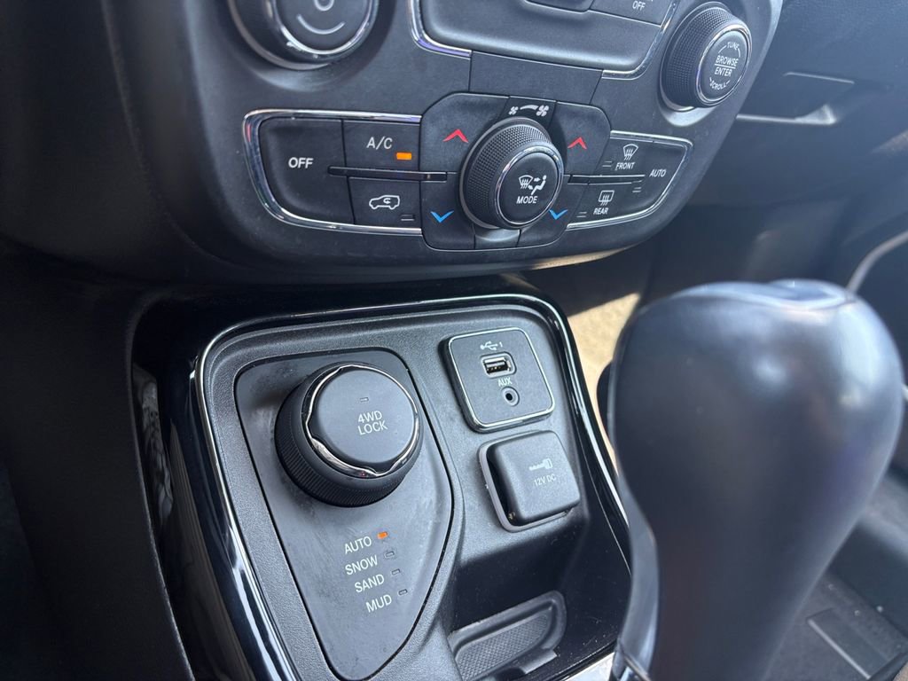 Used 2021 Jeep Compass Latitude w/ Sun and Sound Group image 8