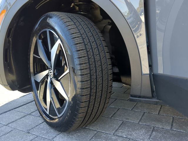 Used 2023 Volkswagen ID.4 Pro S image 37