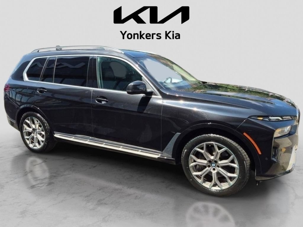 Used 2025 BMW X7 xDrive40i AWD/4WD image 5