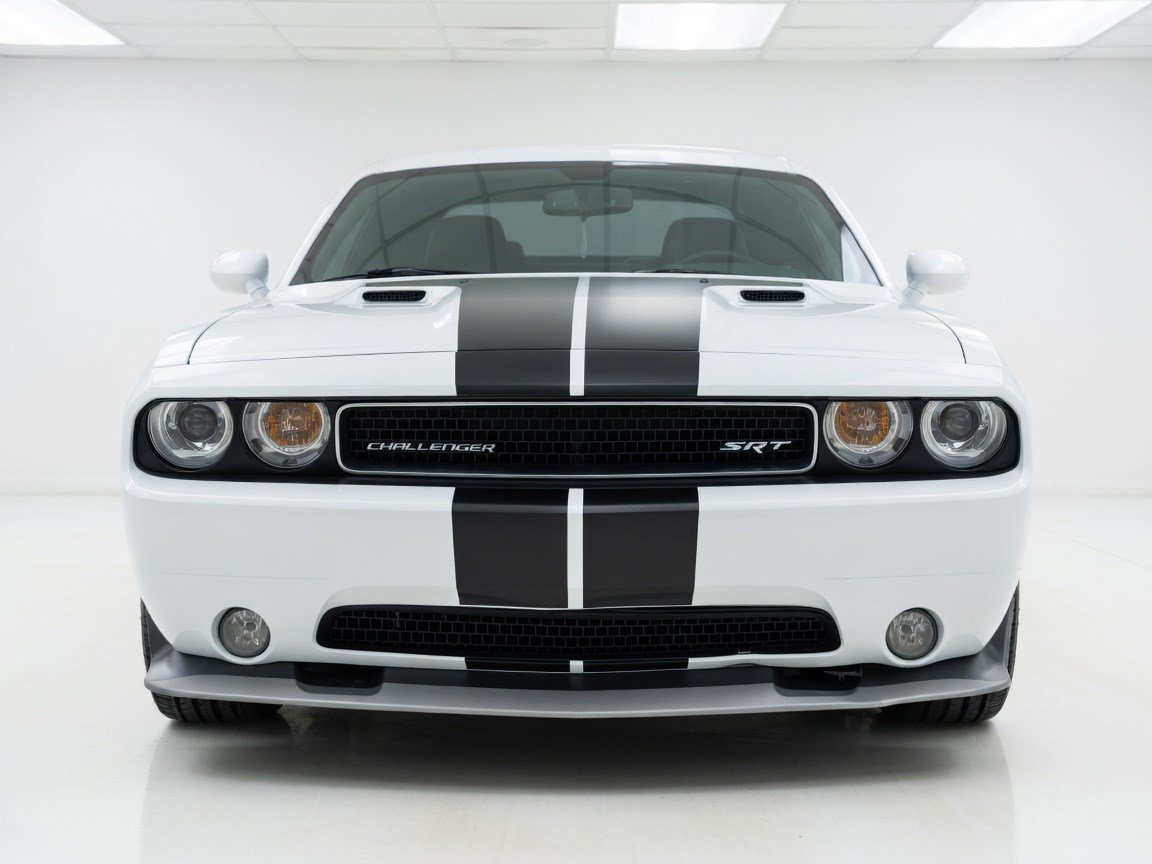 Used 2012 Dodge Challenger SRT8 RWD image 2