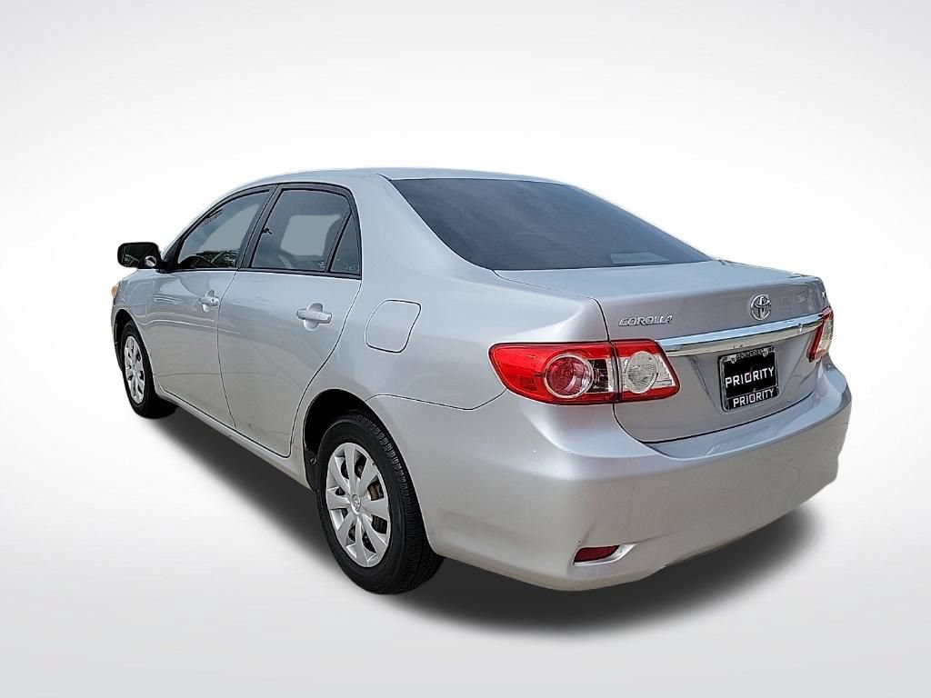 Used 2011 Toyota Corolla LE FWD image 3