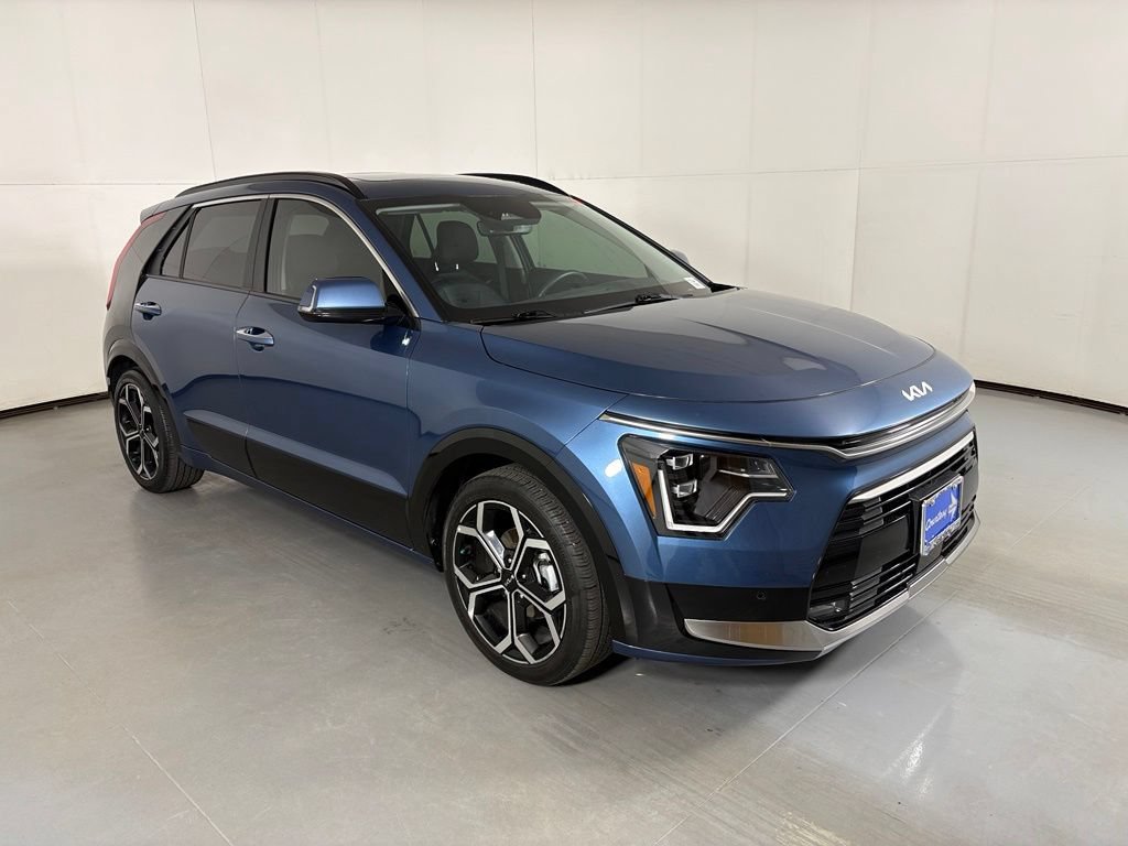 Used 2024 Kia Niro SX Touring FWD image 2