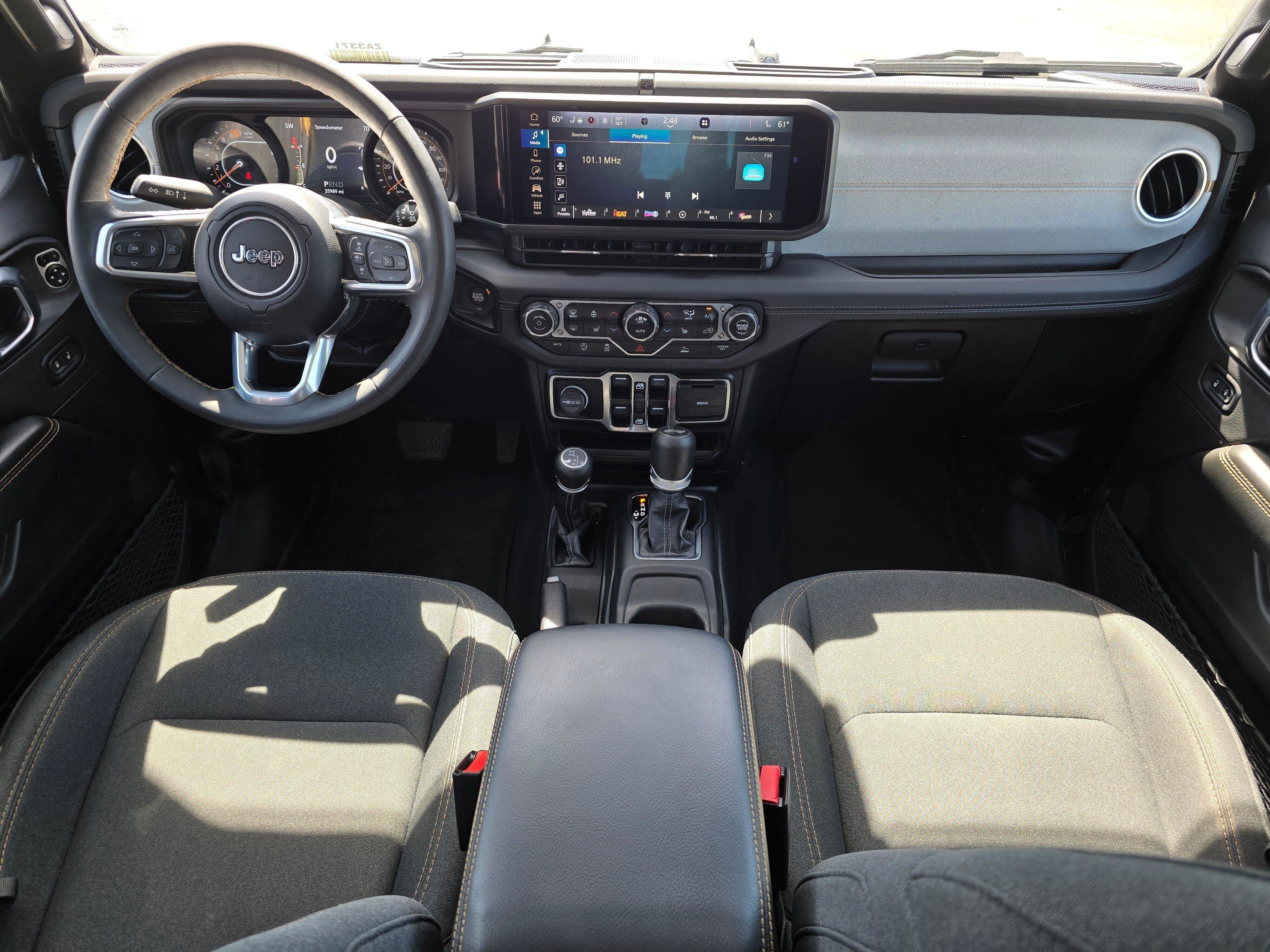Used 2024 Jeep Wrangler Unlimited Sahara AWD/4WD image 9