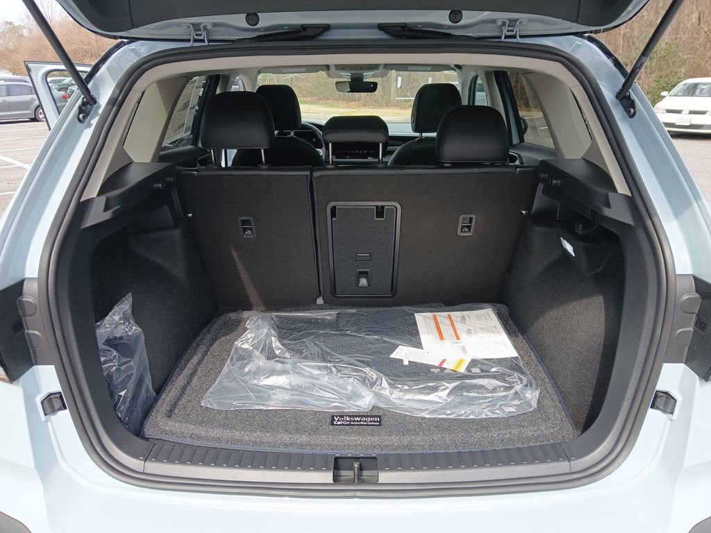 New 2026 Volkswagen Taos SE image 22
