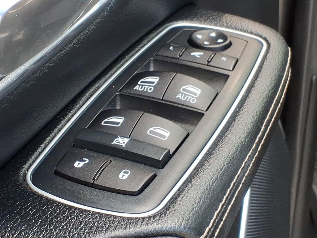 Used 2020 RAM 1500 Laramie AWD/4WD image 12