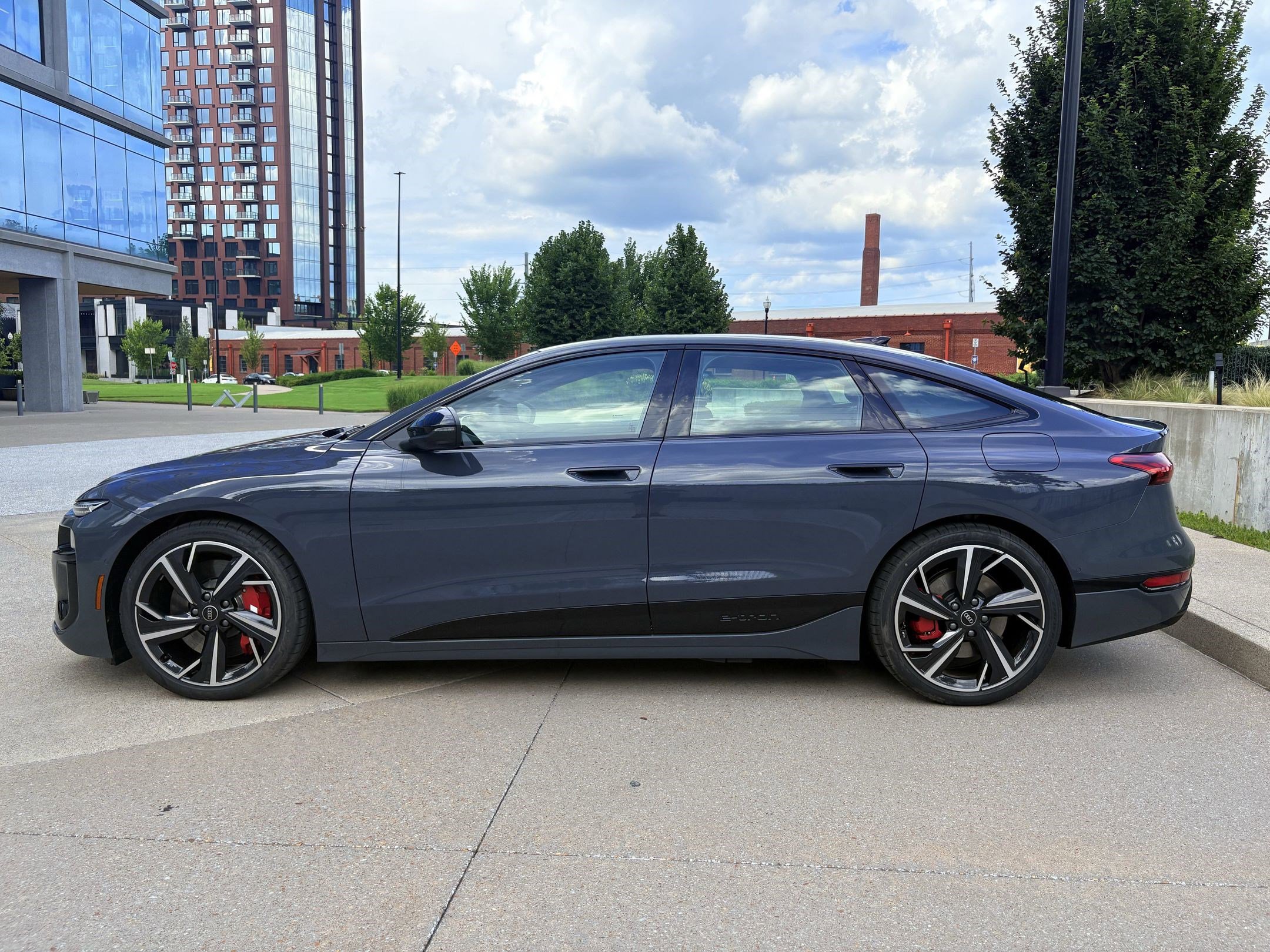 New 2025 Audi S6 e-tron Premium Plus image 2