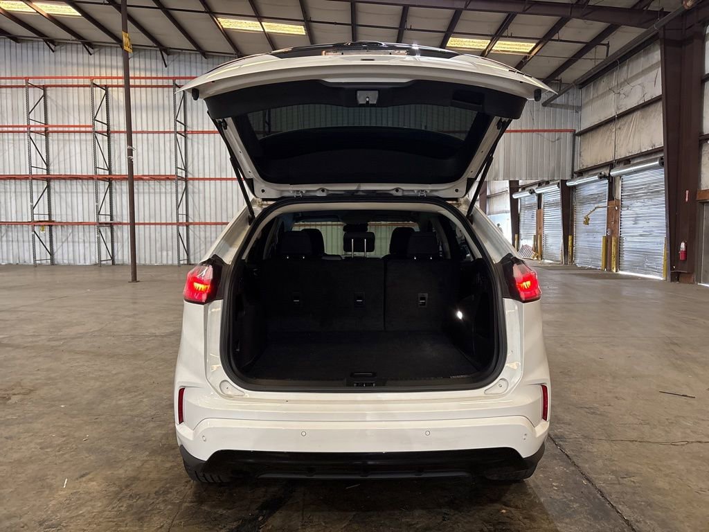 Used 2022 Ford Edge SE w/ Black Appearance Package image 12