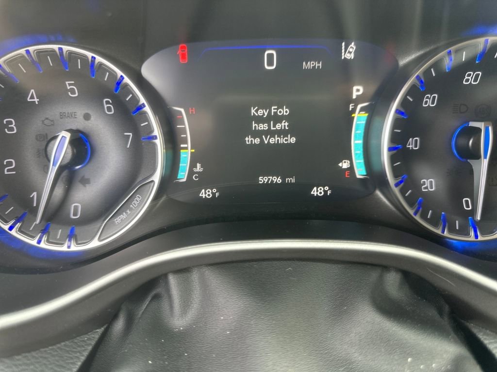 Used 2024 Chrysler Pacifica Touring-L image 9