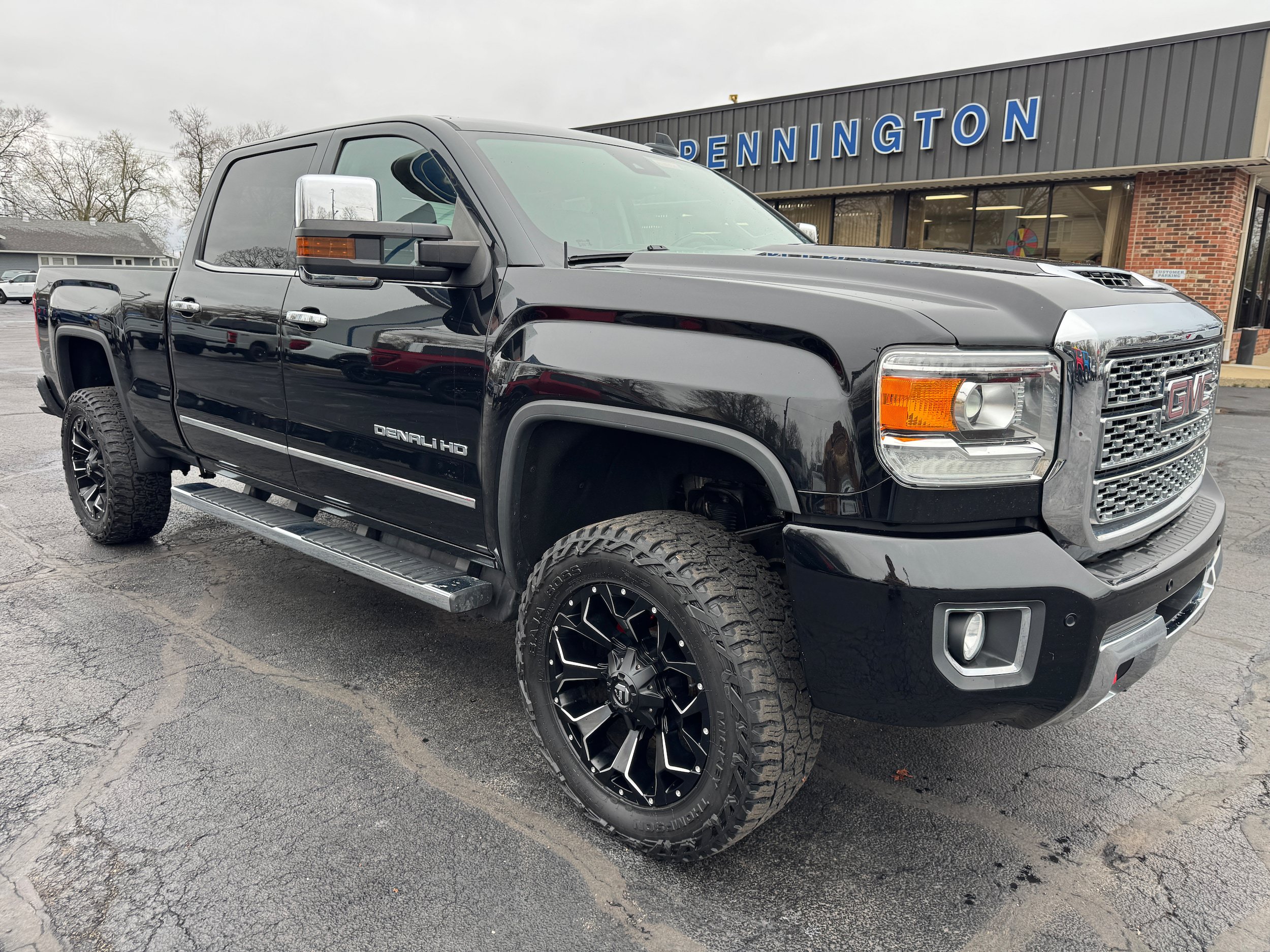 Used 2019 GMC Sierra 2500 Denali w/ Duramax Plus Package AWD/4WD image 9