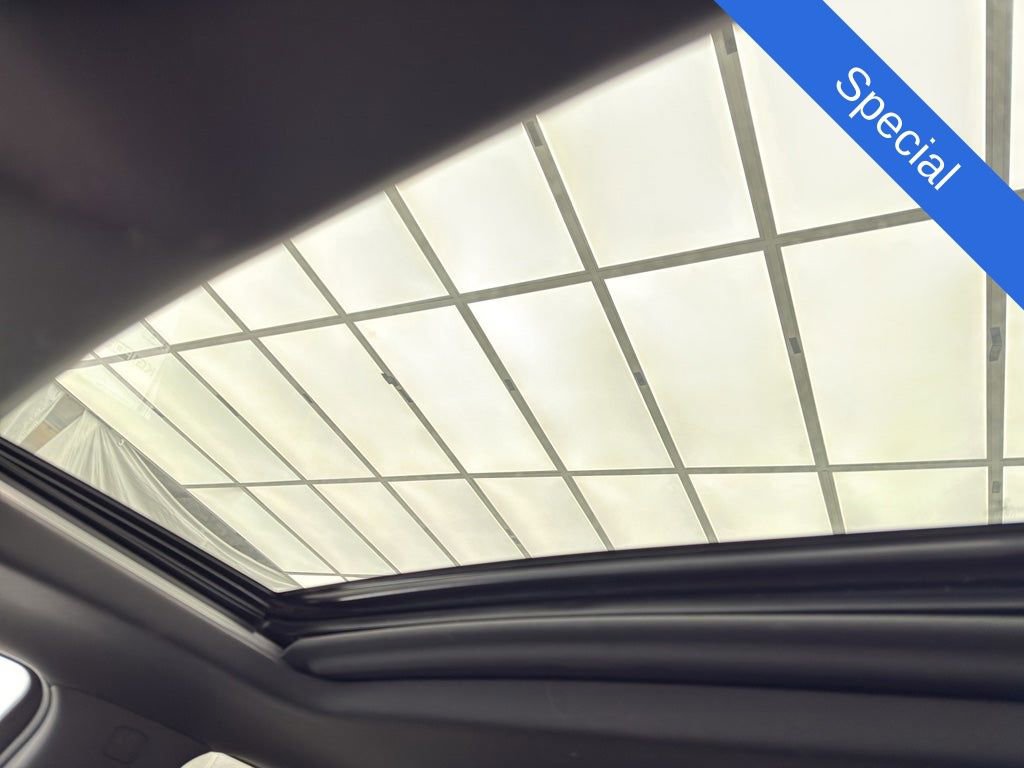 Used 2021 Chevrolet Silverado 1500 High Country w/ Technology Package image 16