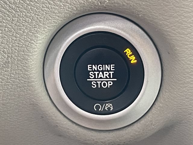 Used 2023 Chrysler Pacifica Touring-L FWD image 22