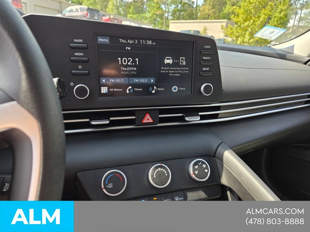 Used 2024 Hyundai Elantra SE FWD image 22