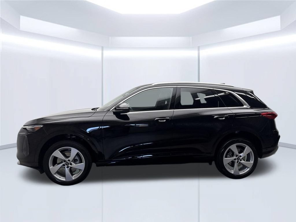 Used 2025 Audi Q5 Premium Plus AWD/4WD image 2