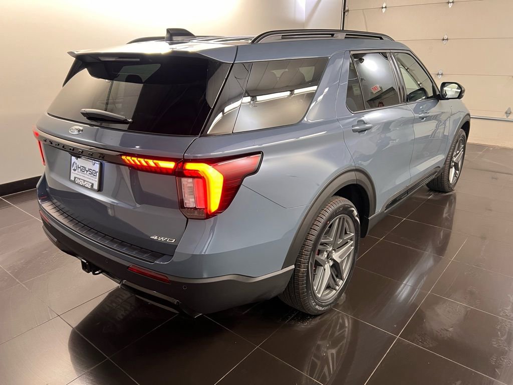New 2026 Ford Explorer ST-Line w/ ST-Line Street Pack AWD/4WD image 5