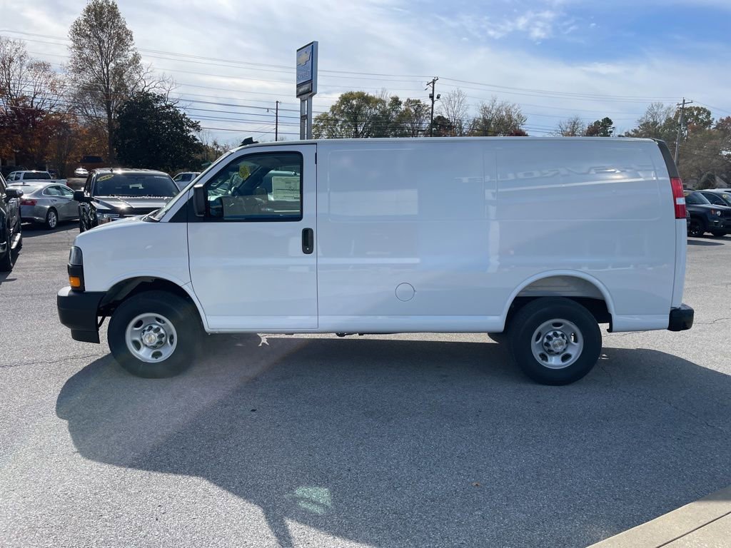New 2025 Chevrolet Express 2500 Work Van image 45